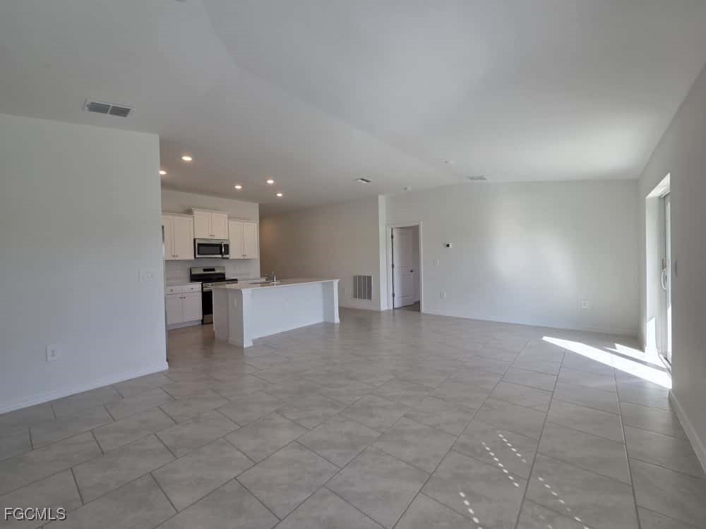 3403  34 St