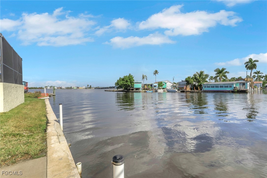 2480  Bayshore Drive