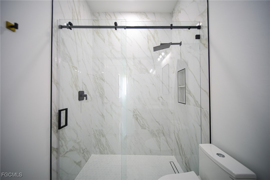 918  Anaconda Avenue