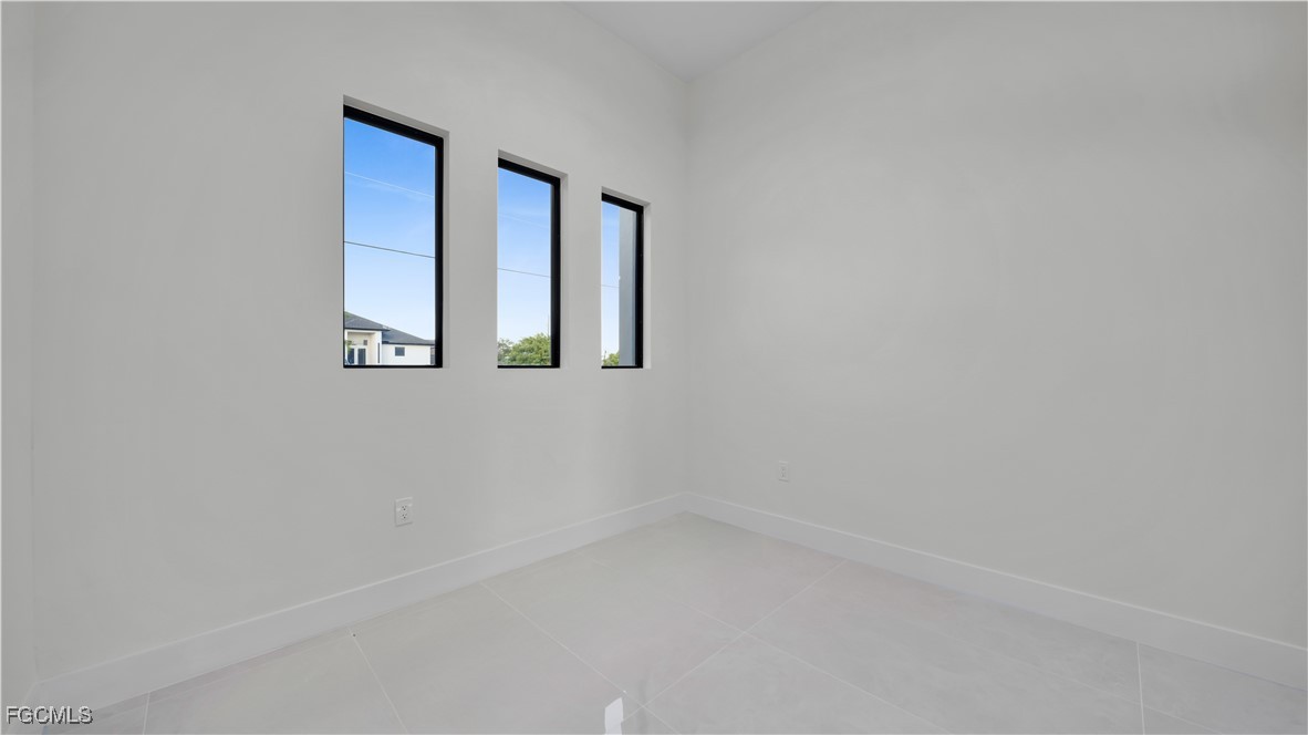 530 NE 5th Court