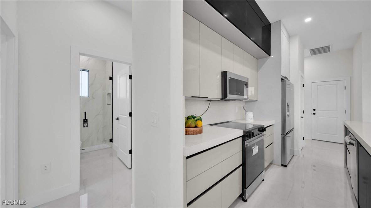 530 NE 5th Court