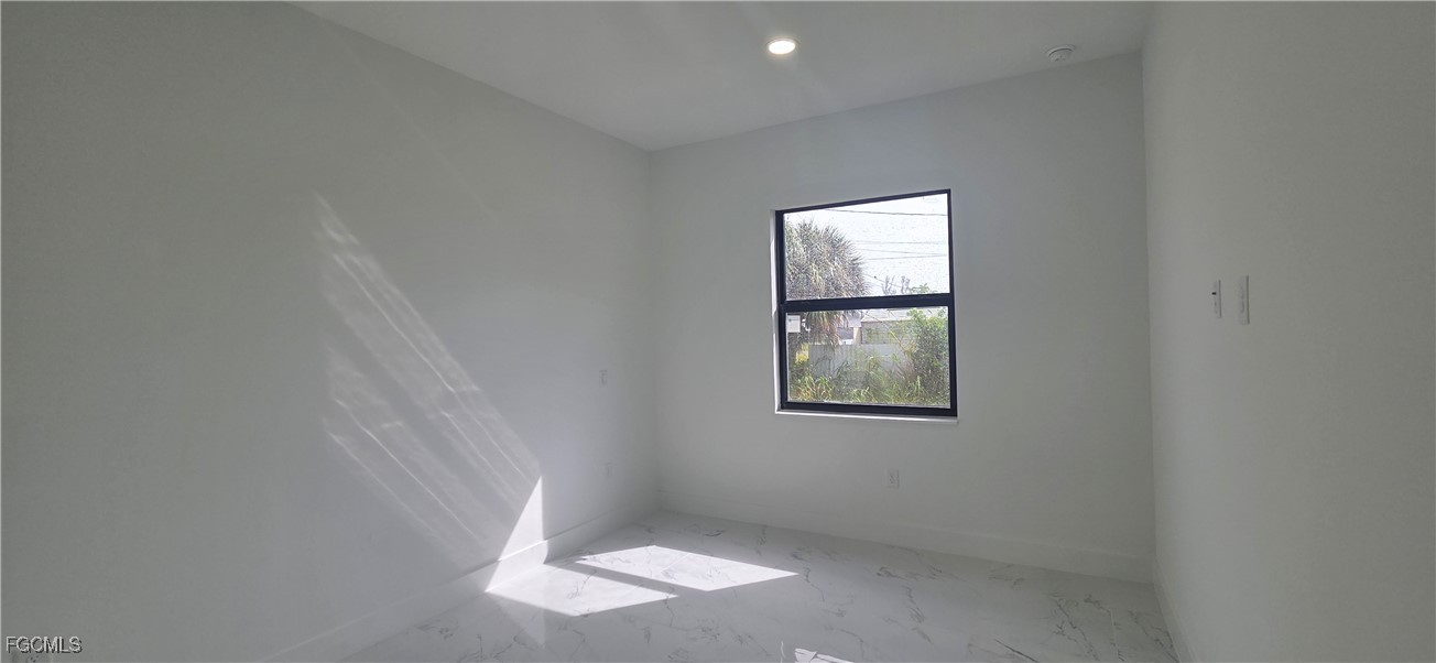 306 NE 10th Terrace