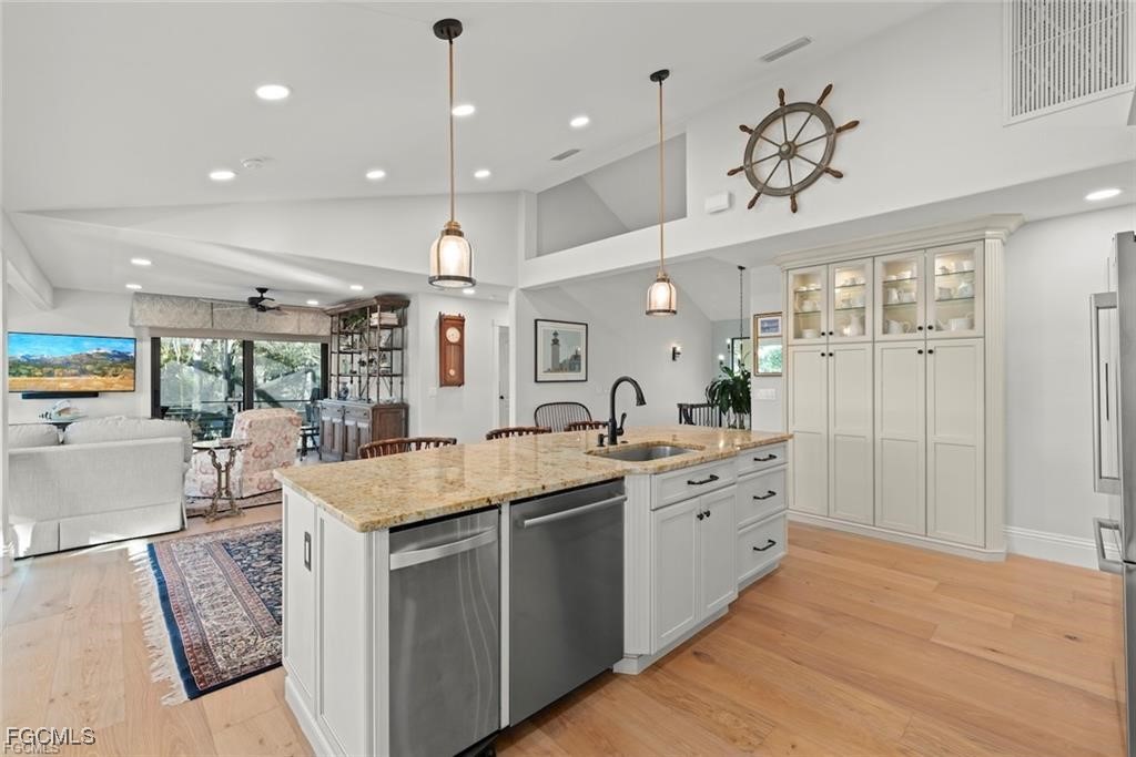 1731  Venus Drive