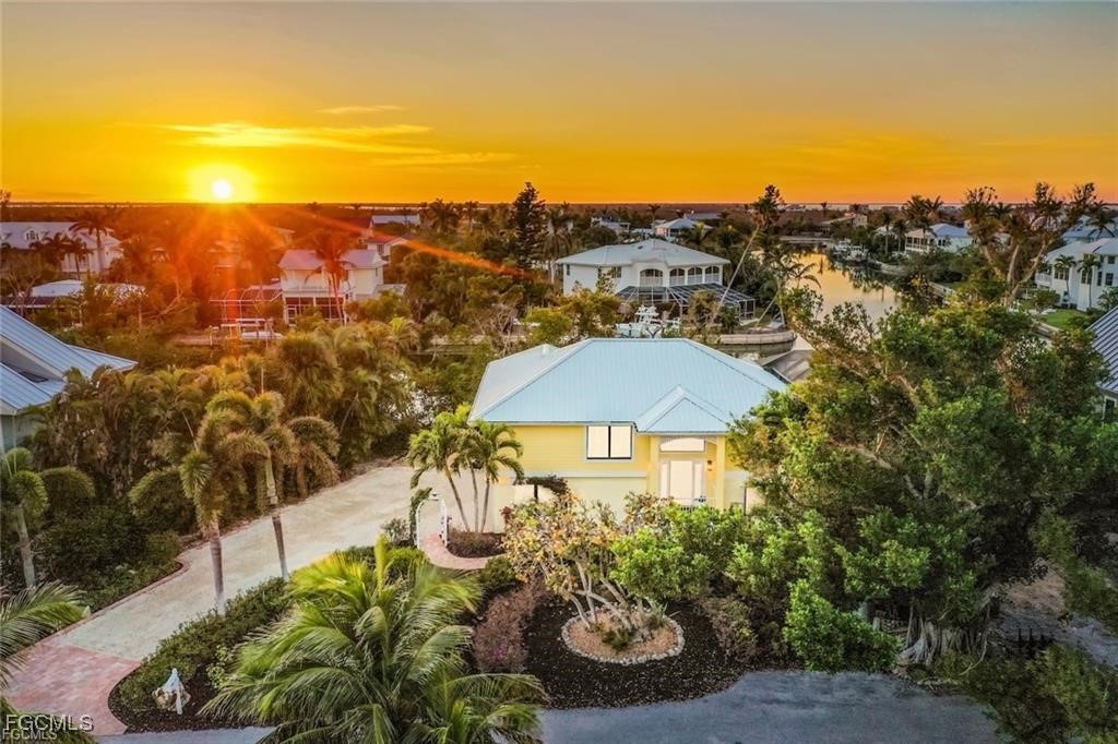 1731  Venus Drive