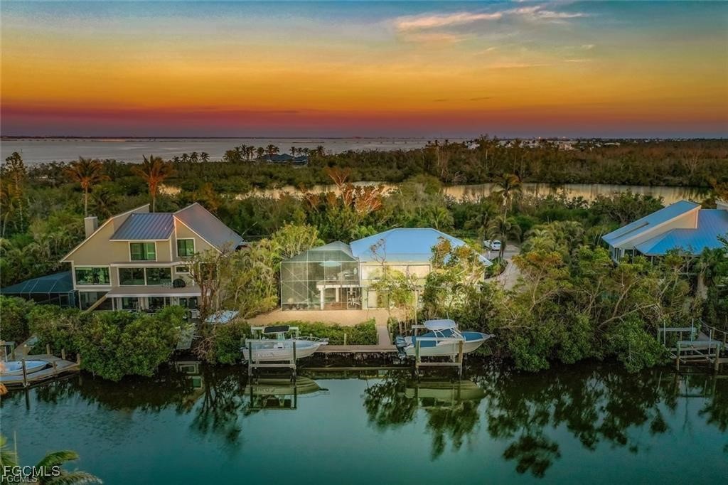 1731  Venus Drive