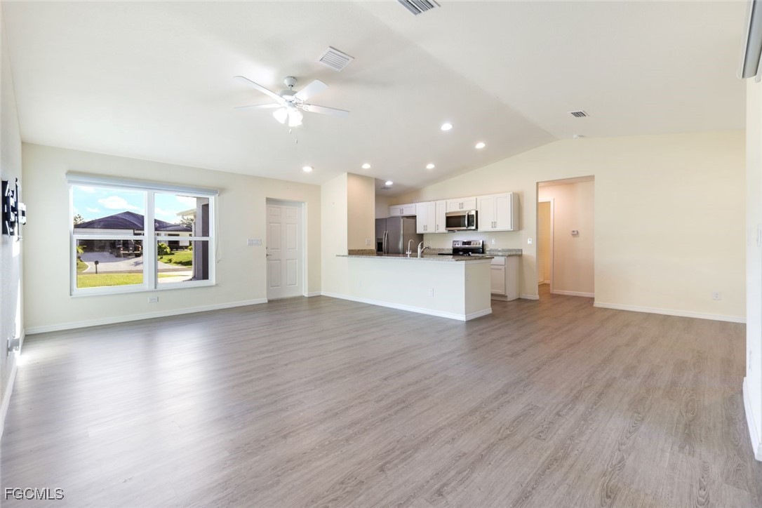 5038 W Tradewinds Circle