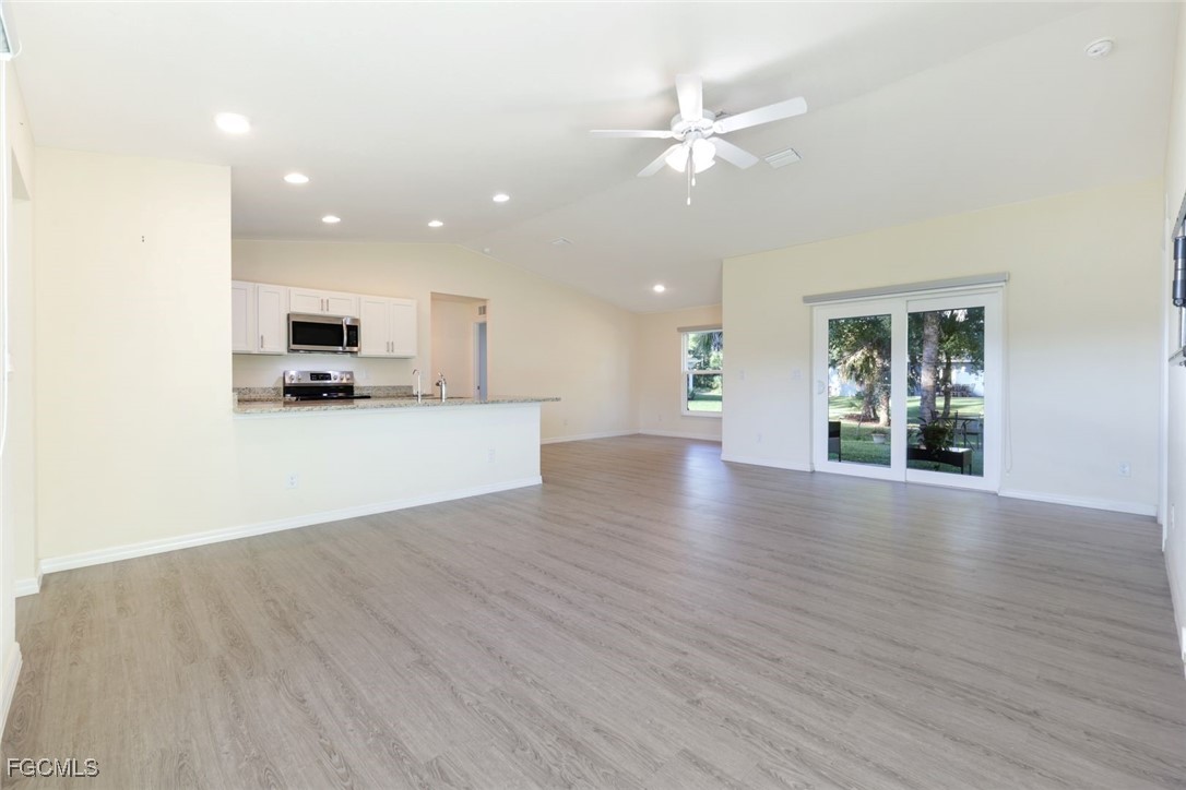 5038 W Tradewinds Circle