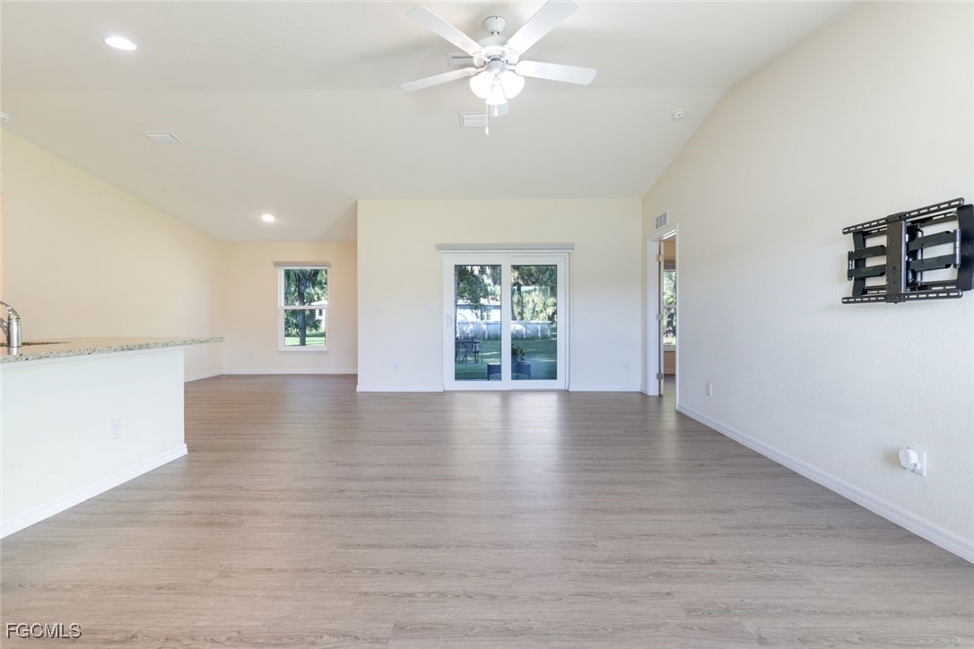 5038 W Tradewinds Circle