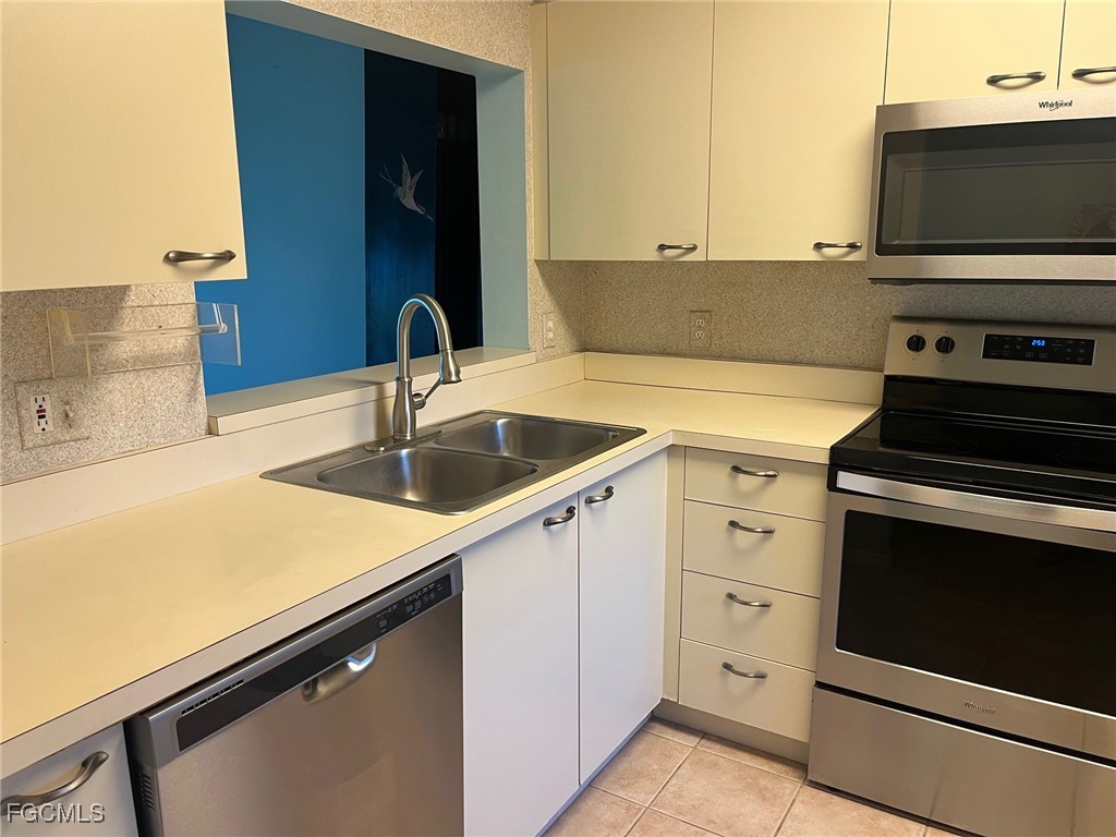 7406  Lake Breeze Drive, Apt 118