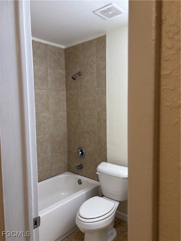 733/735  Gilbert Avenue