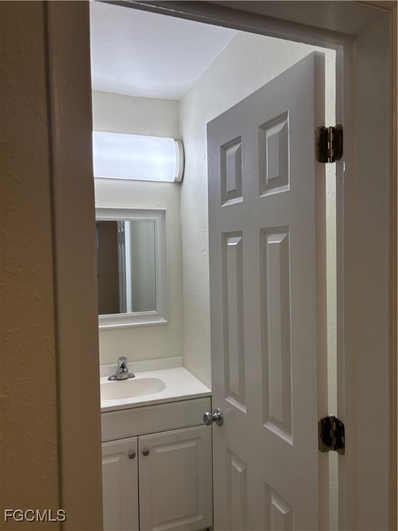 733/735  Gilbert Avenue