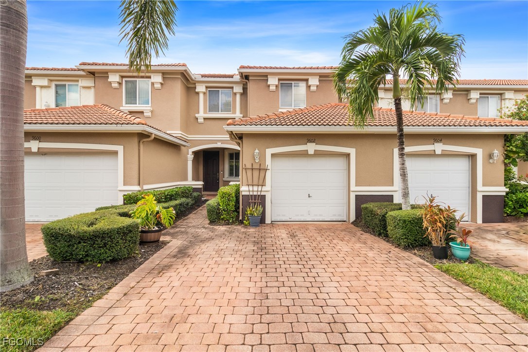 9602  Roundstone Circle