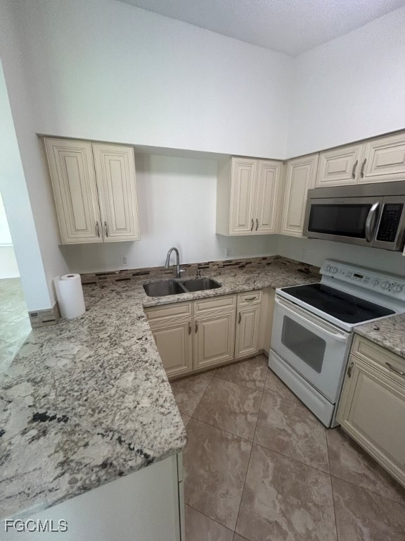 4527/4529  Skyline Boulevard