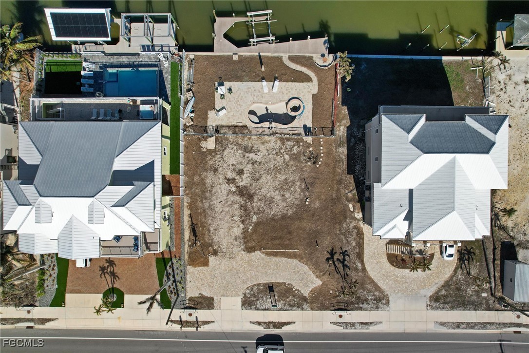 8259  Estero Boulevard