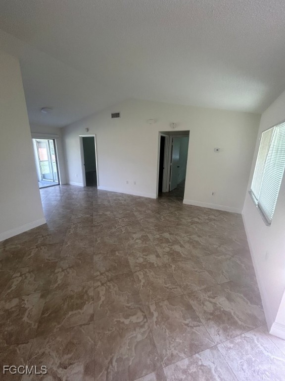 4527/4529  Skyline Boulevard