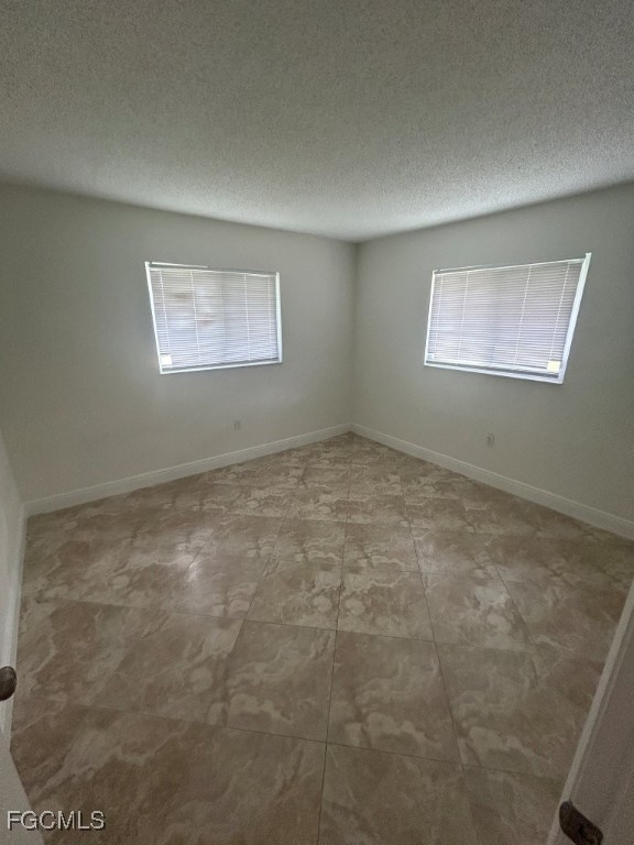 4527/4529  Skyline Boulevard