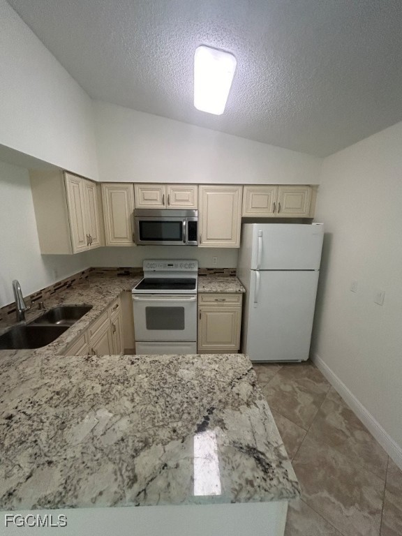 4527/4529  Skyline Boulevard