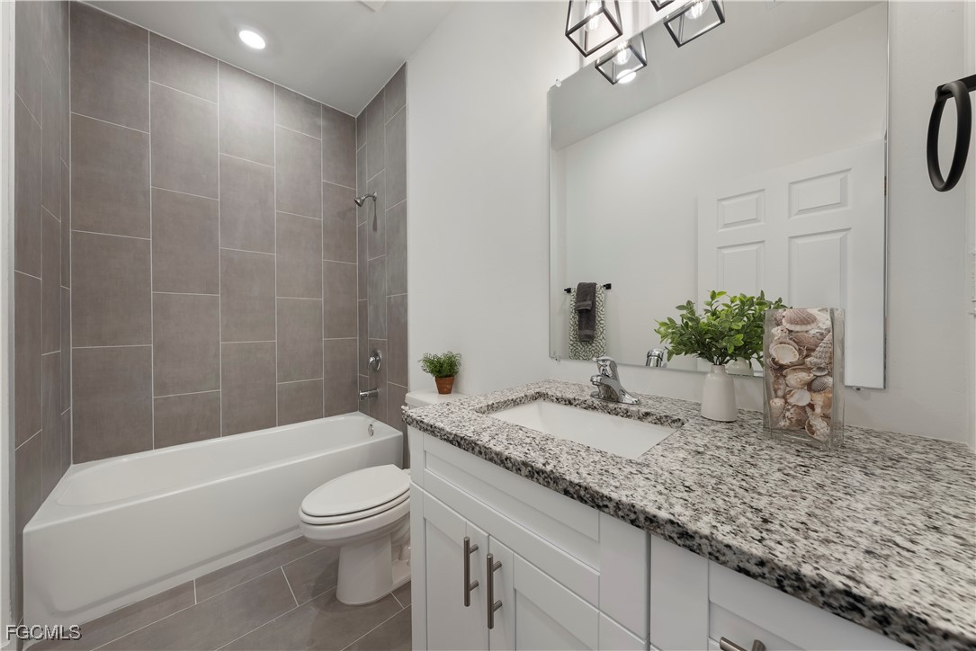 716/718  Gilbert Avenue