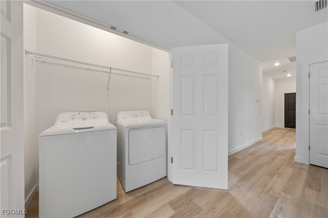 716/718  Gilbert Avenue