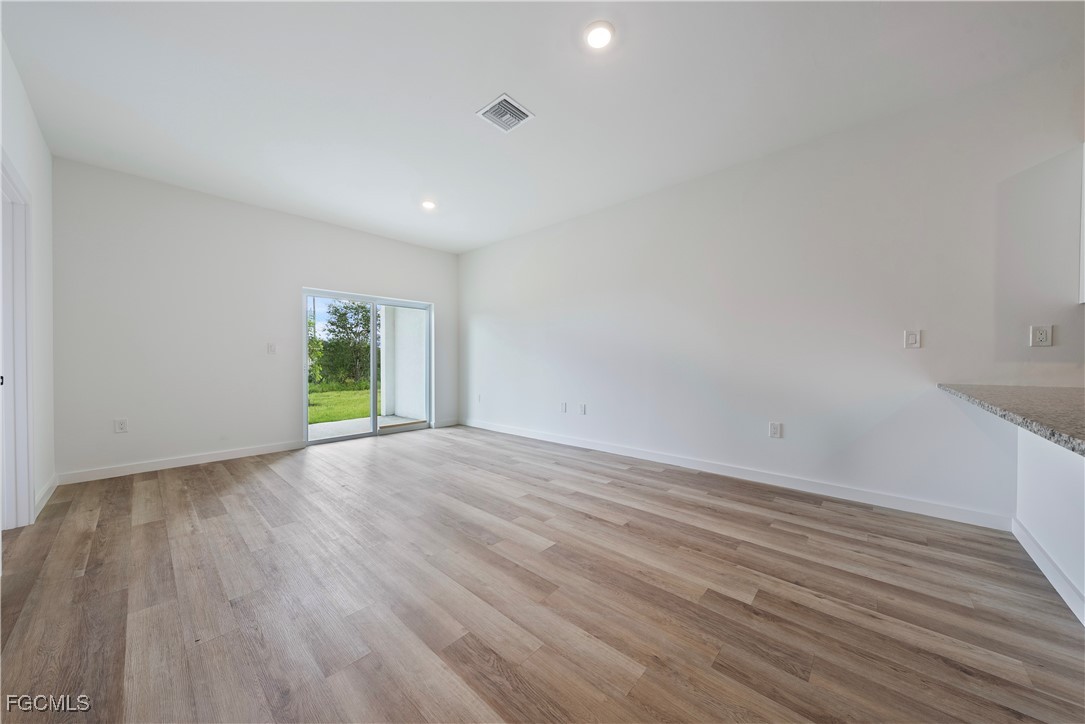 716/718  Gilbert Avenue