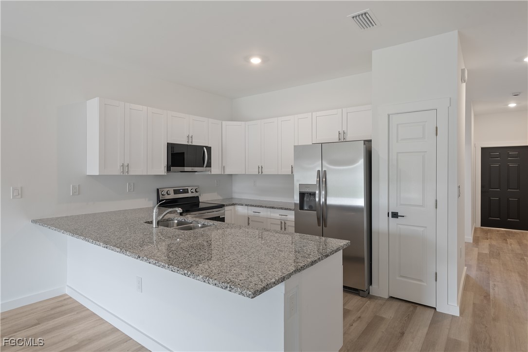 716/718  Gilbert Avenue