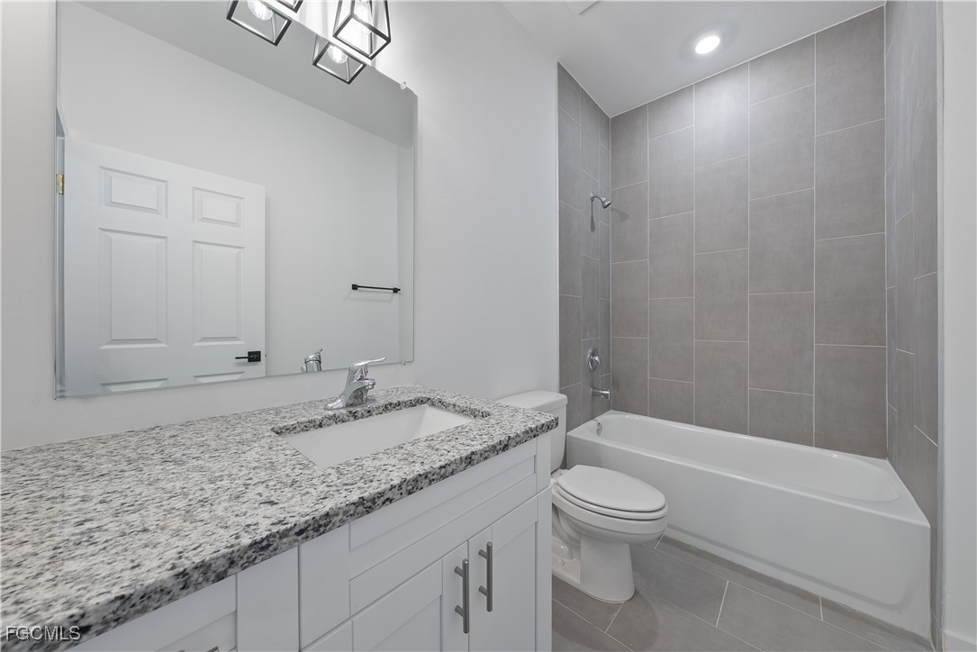 716/718  Gilbert Avenue