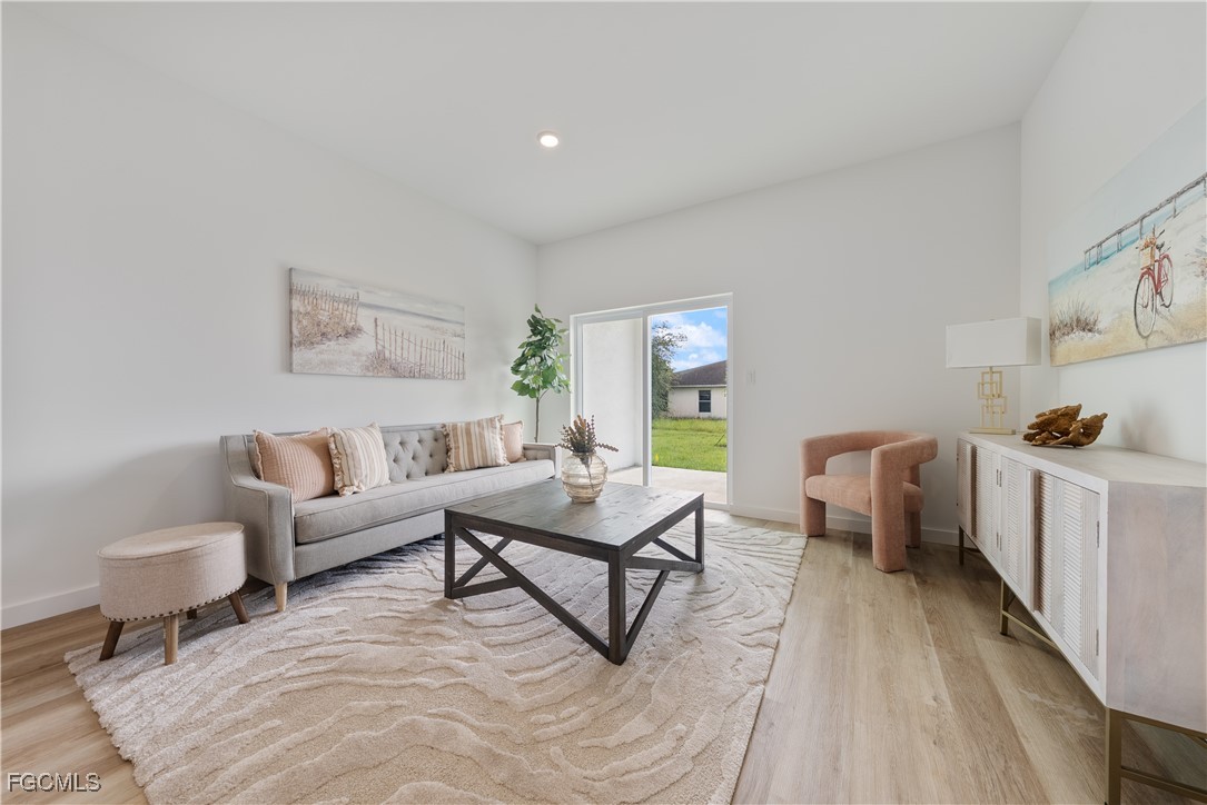 716/718  Gilbert Avenue