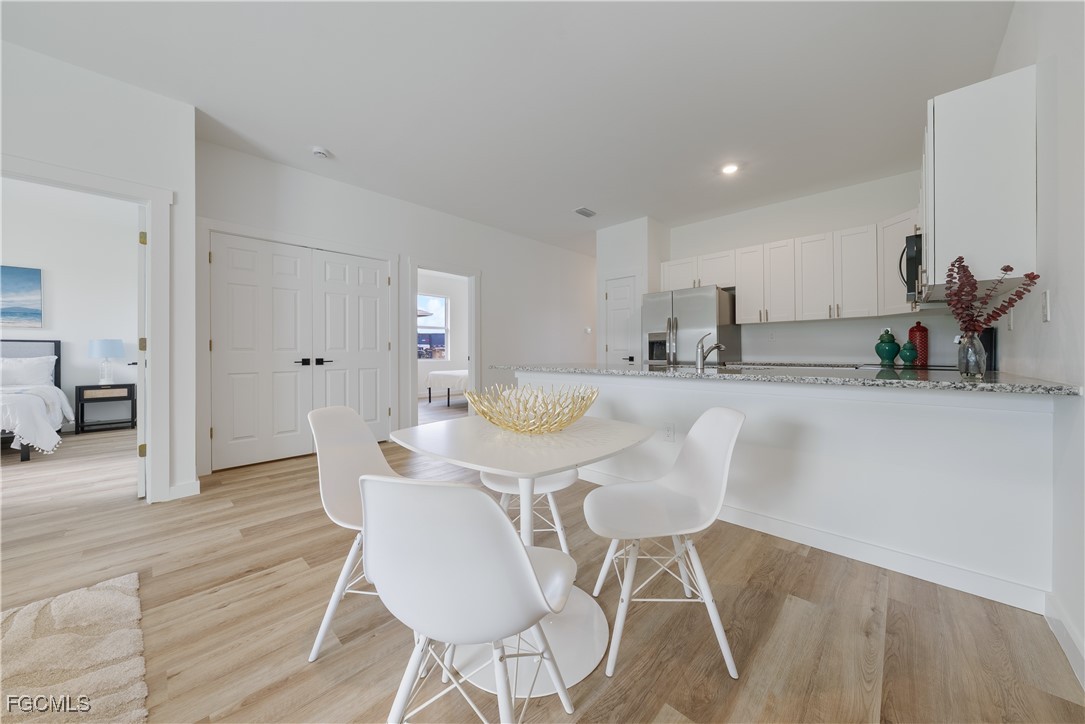 716/718  Gilbert Avenue