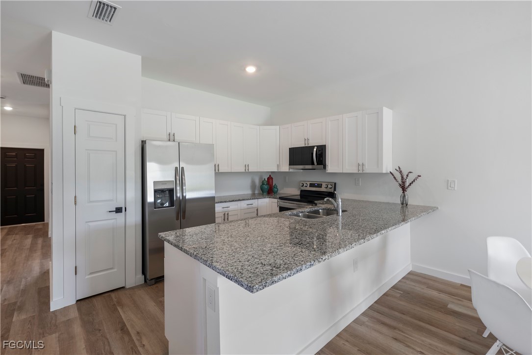 716/718  Gilbert Avenue