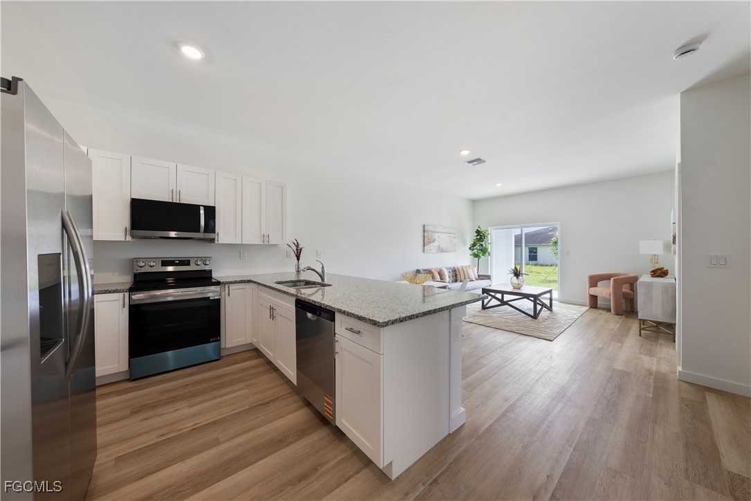 716/718  Gilbert Avenue