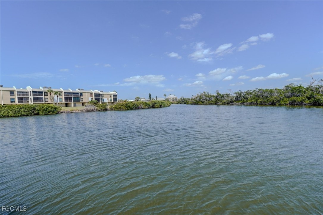 21440  Bay Village Drive, Apt 122
