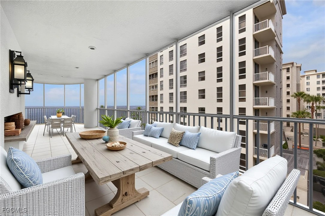 14250  Royal Harbour Court, Apt 613