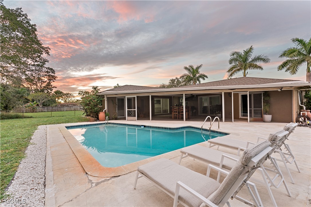 2412 La Salle Avenue