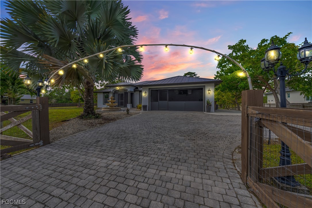 909  Williams Avenue