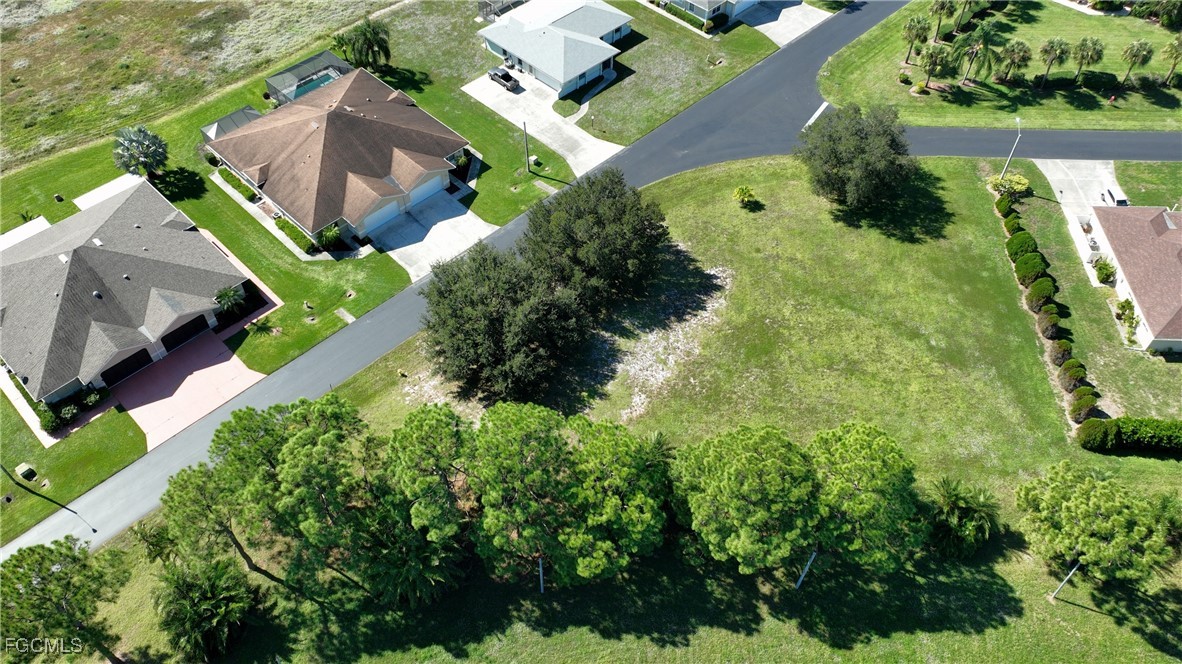 20083/085  Petrucka Circle