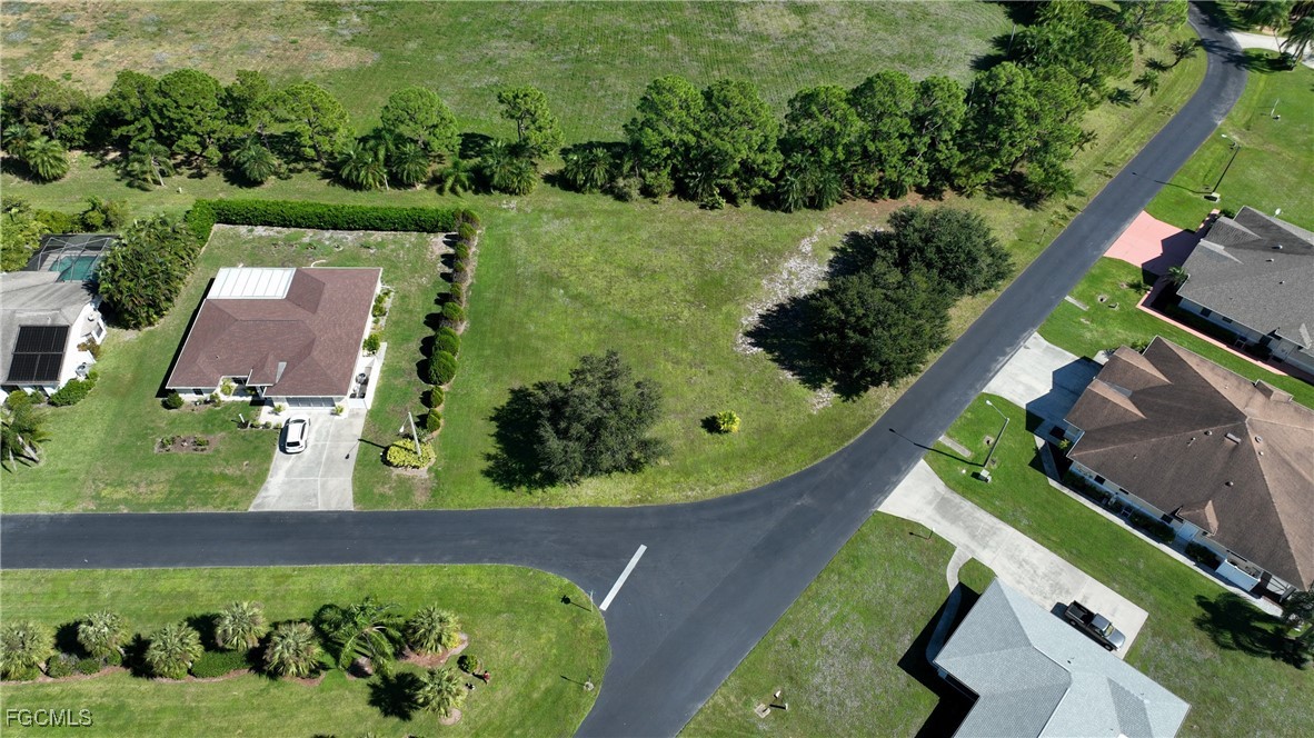 20083/085  Petrucka Circle