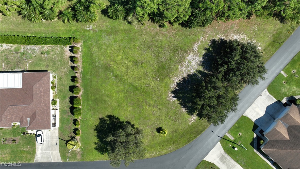 20083/085  Petrucka Circle