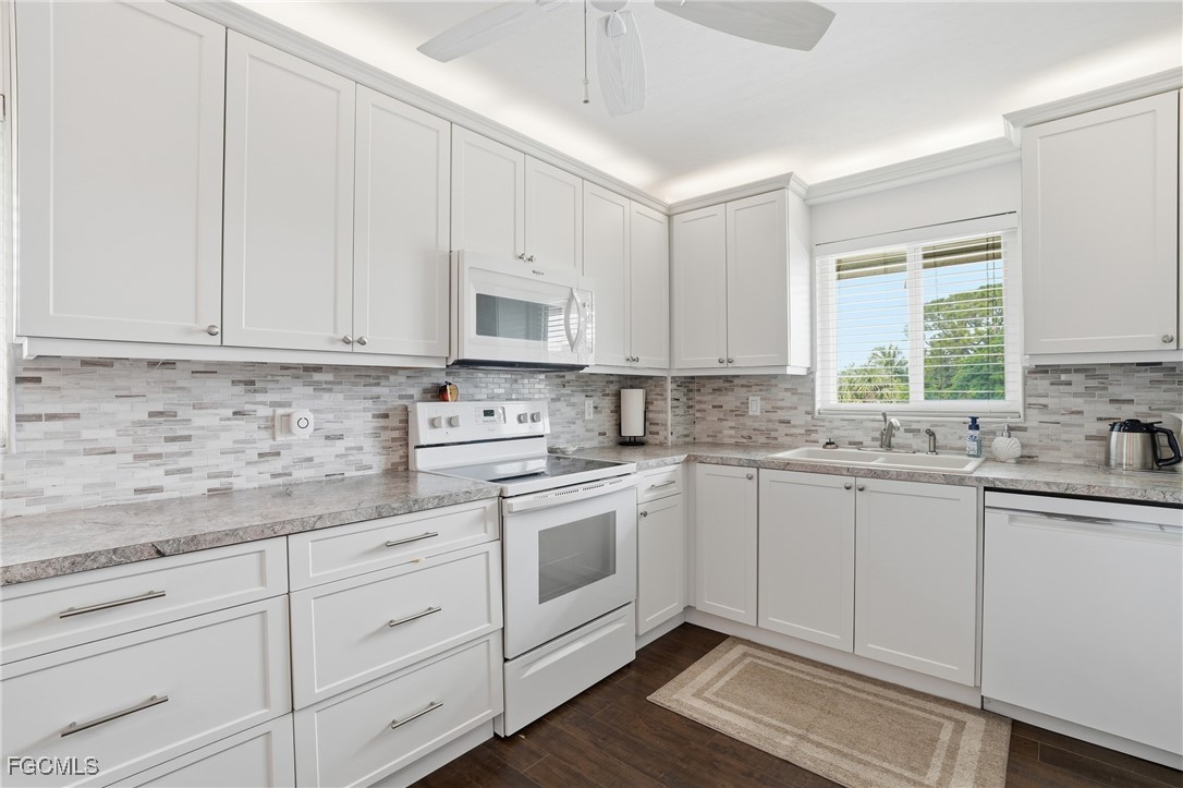 2079 Barkeley Lane, Apt 24