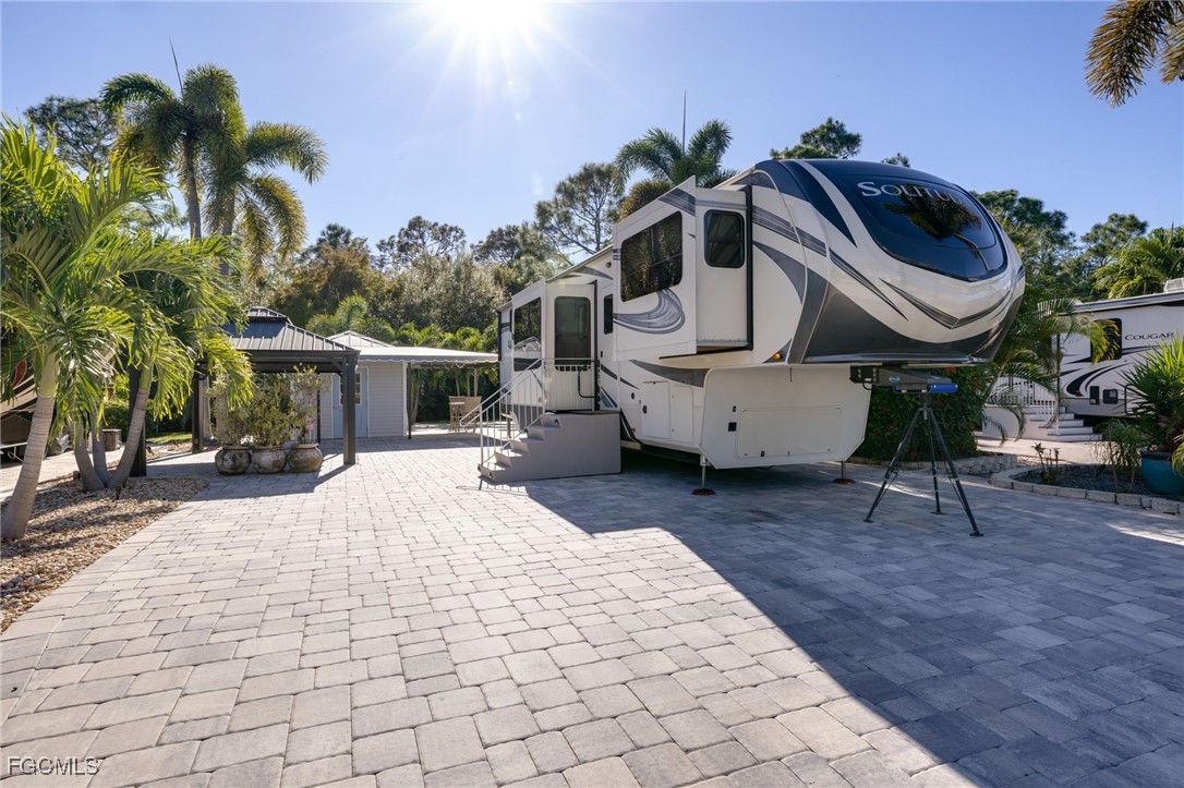 5846  Burrwood Court