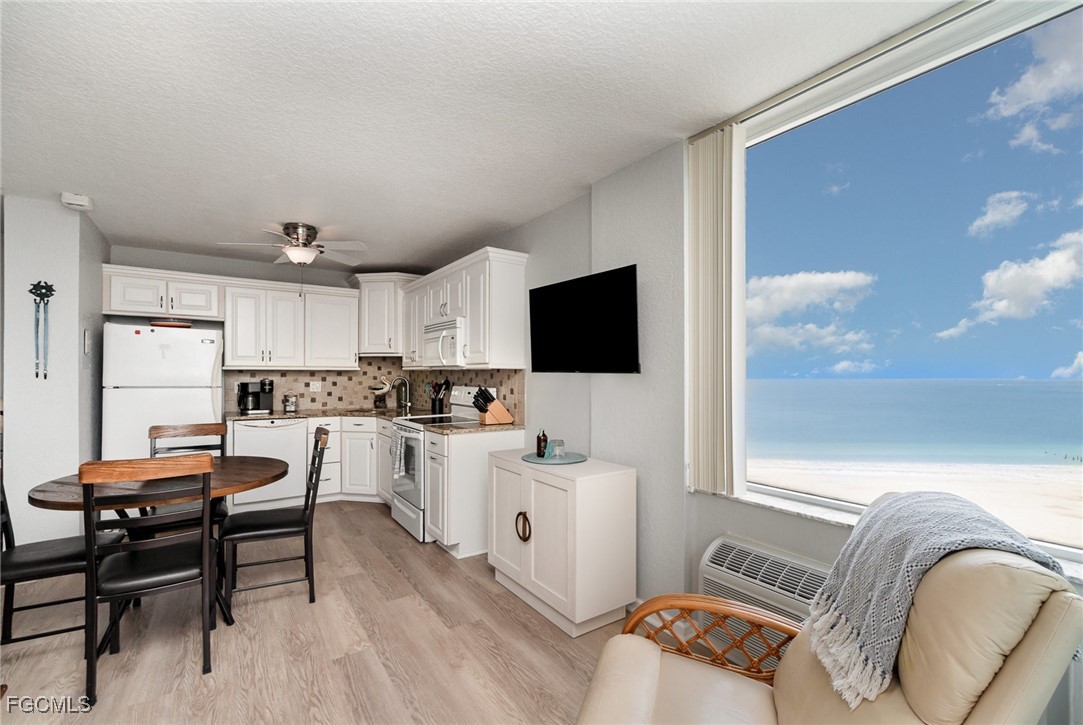 7330 Estero Boulevard, Apt 906