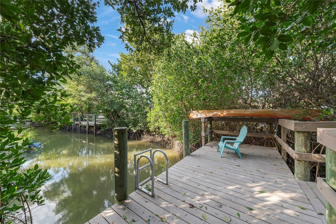 561  Periwinkle Way, Apt E4