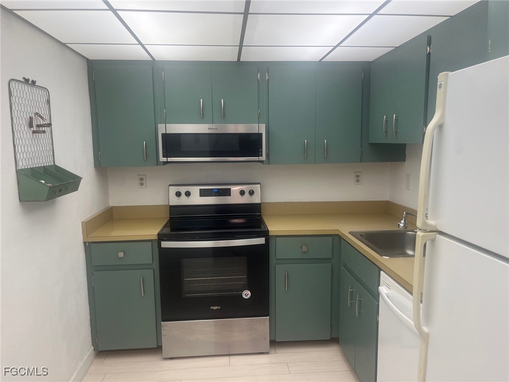 1740 Pine Valley Drive, Apt 205