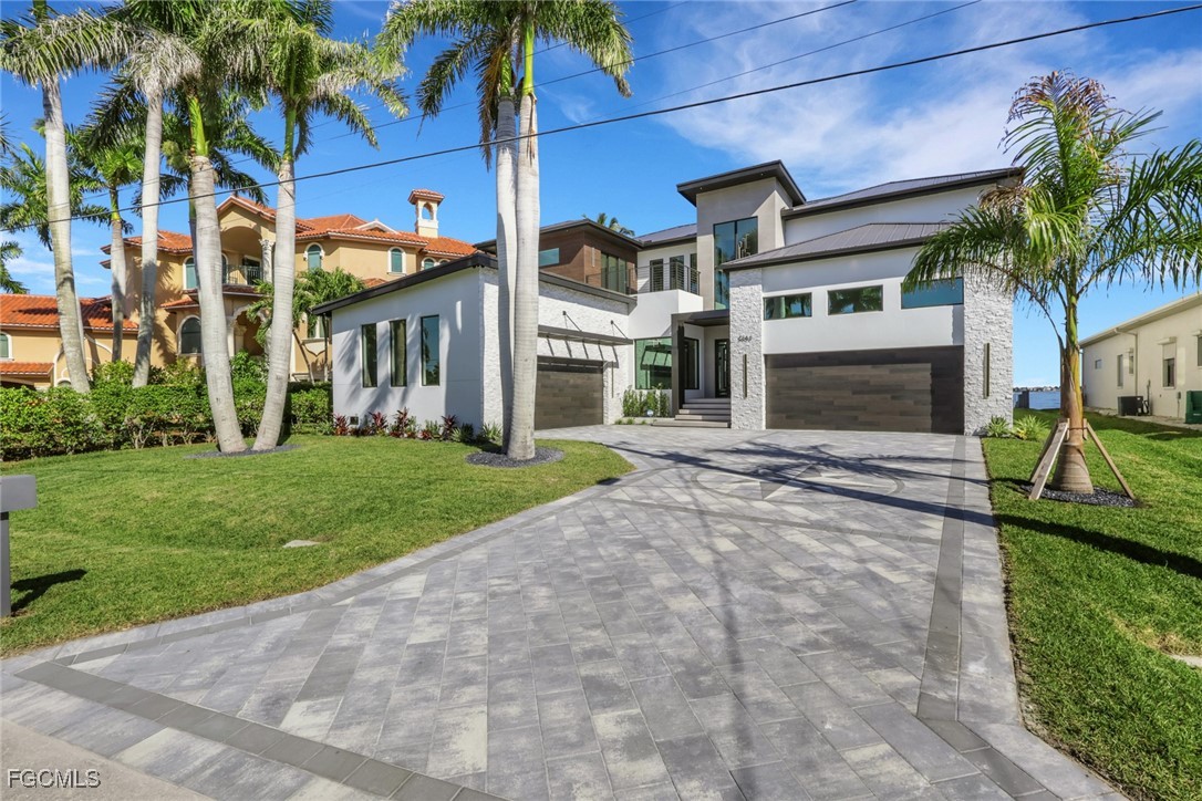 5653  Riverside Drive