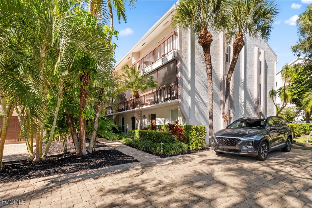 995 9th Avenue, Apt 5