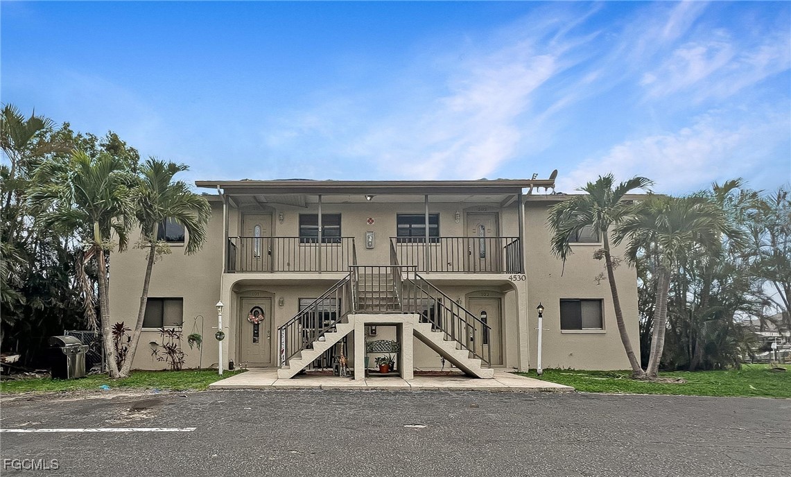 4530 SW 10th Avenue, Apt 202
