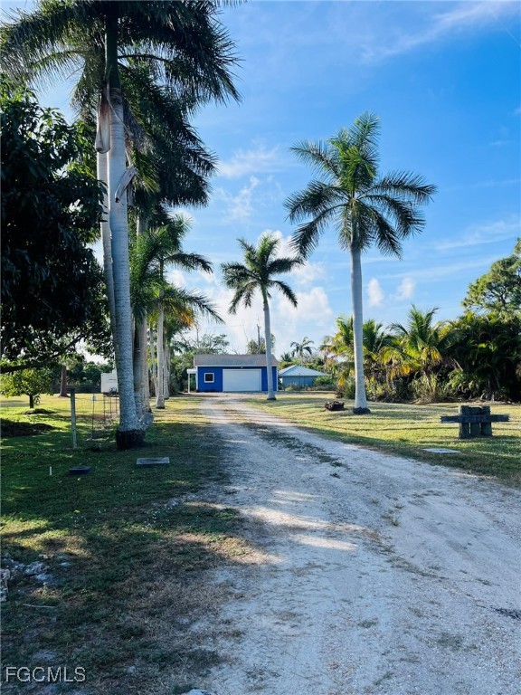 13173 Bottlebrush Road