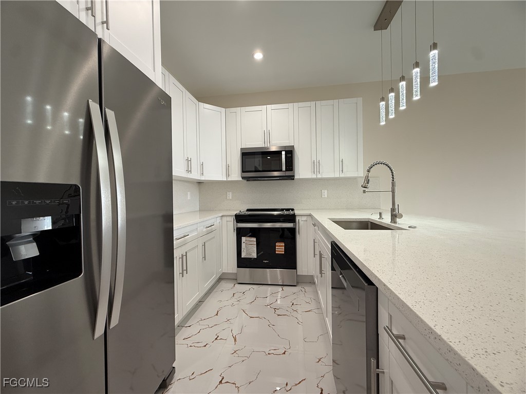 15335/ 15337  Wall Drive