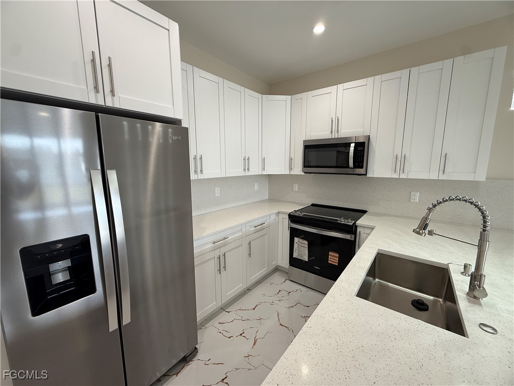 15335/ 15337  Wall Drive