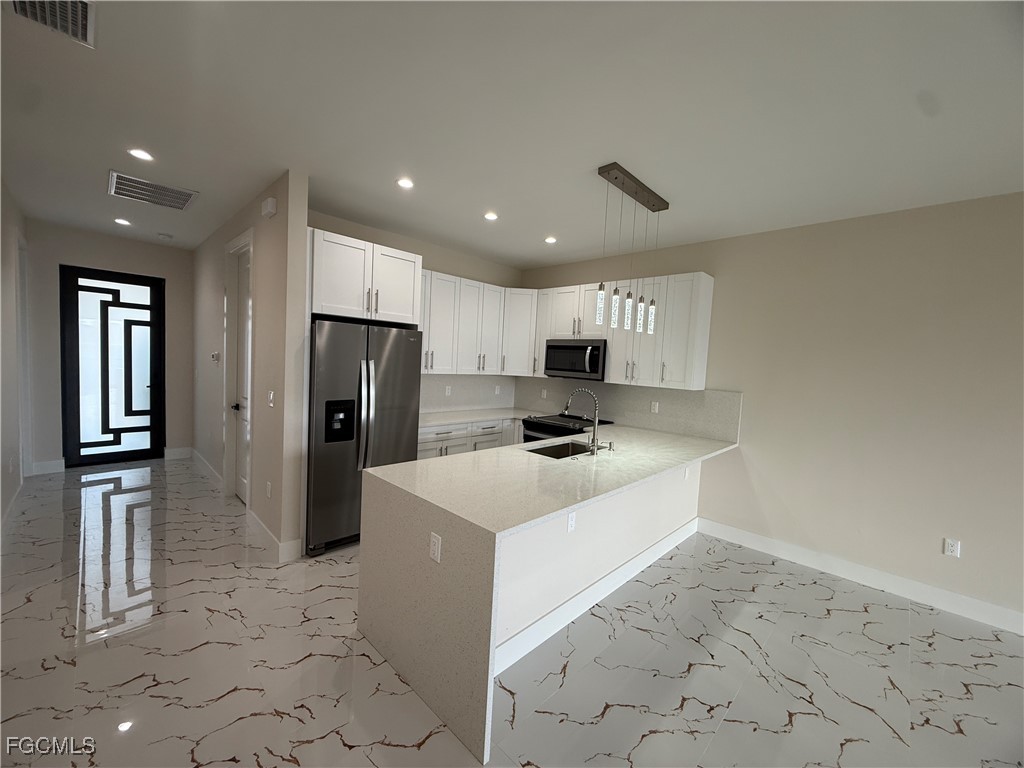 15335/ 15337  Wall Drive