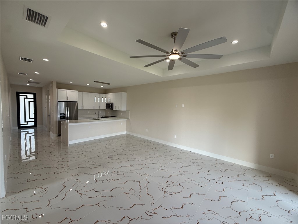 15335/ 15337  Wall Drive